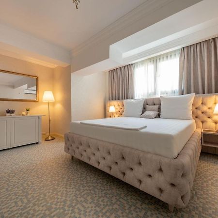 Hotel Casa Fiori Bukares Bagian luar foto