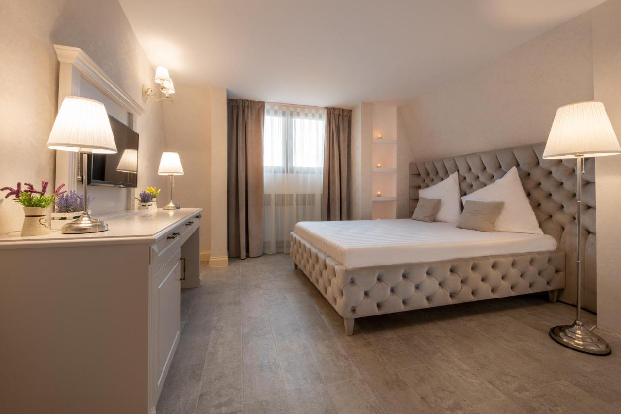Hotel Casa Fiori Bukares Bagian luar foto