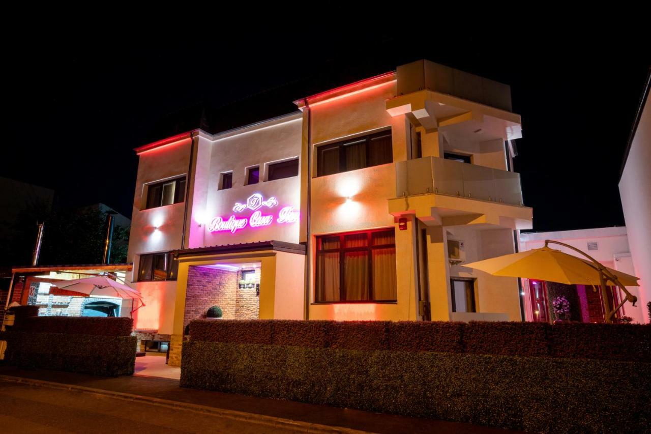 Hotel Casa Fiori Bukares Bagian luar foto