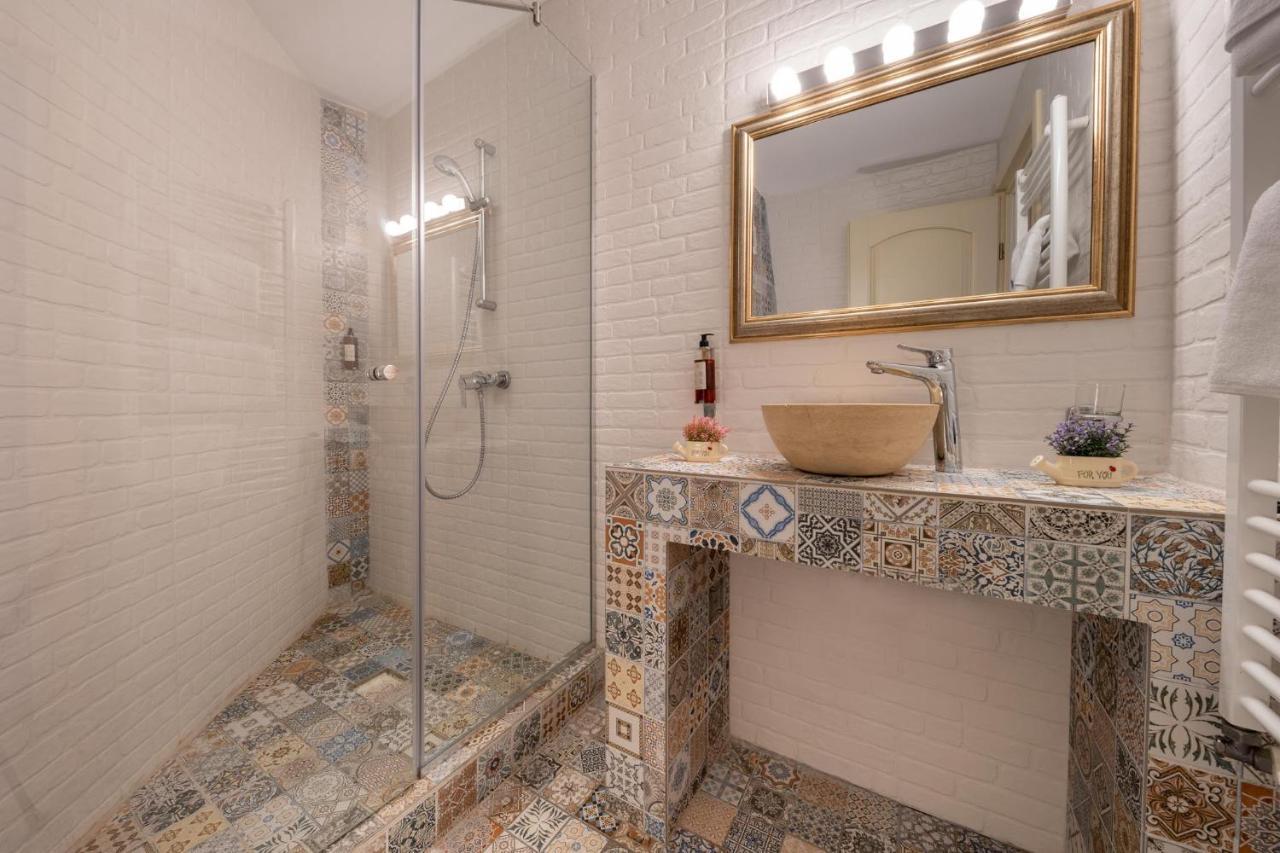 Hotel Casa Fiori Bukares Bagian luar foto