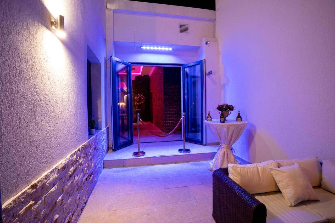 Hotel Casa Fiori Bukares Bagian luar foto